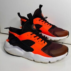 Men’s size 11 Nike Air Huarache run ultra low top orange sneakers trainers shoes